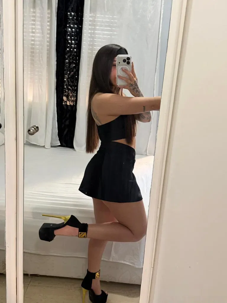 Escort latina delgada en Murcia