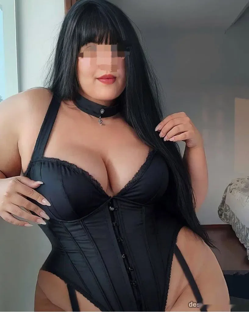 Escort latina curvy en Valencia