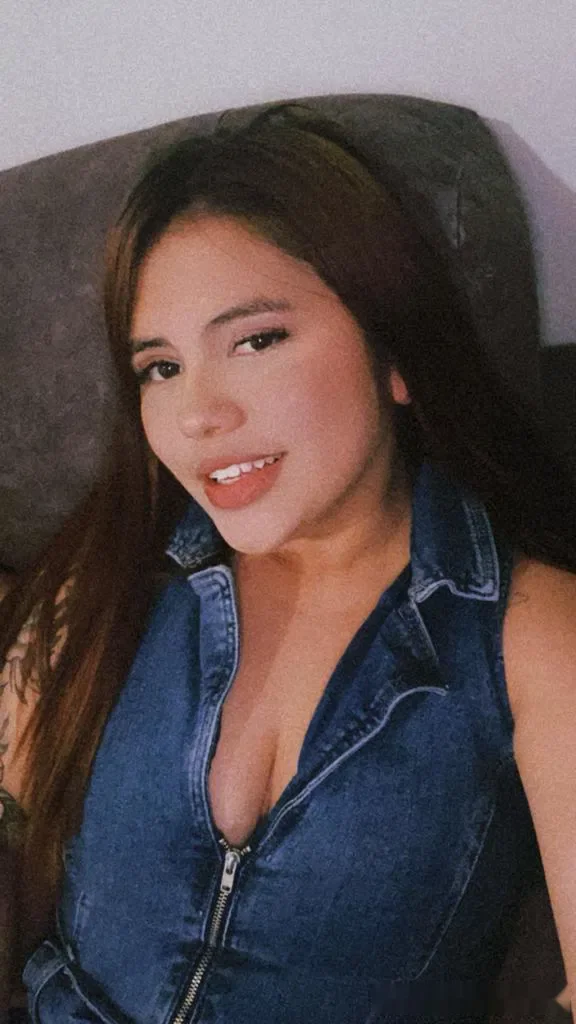 Escort latina curvy en Burgos