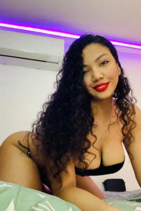 Escort latina curvy en Madrid