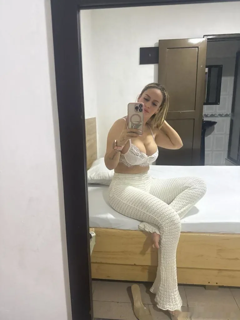 Escort latina curvy en Mahón