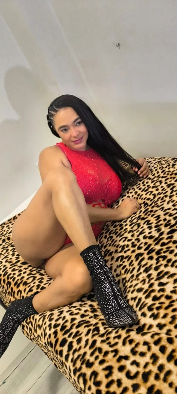 Escort latina curvy en Málaga