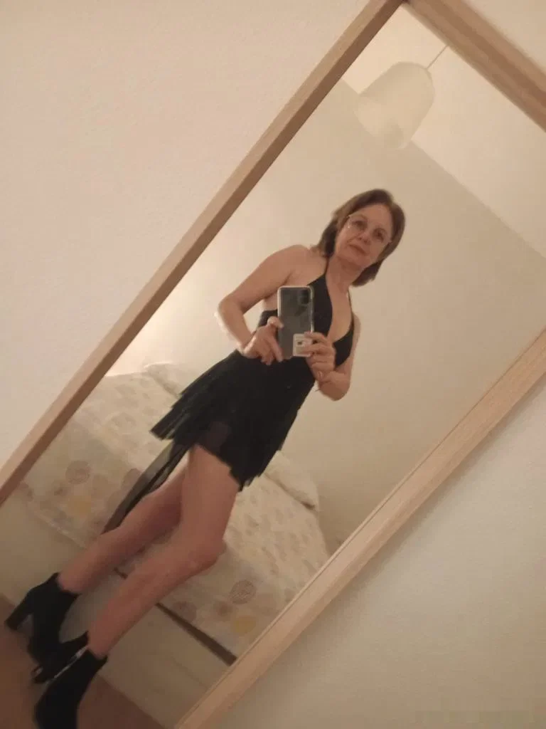 Escort blanca delgada en Bilbao
