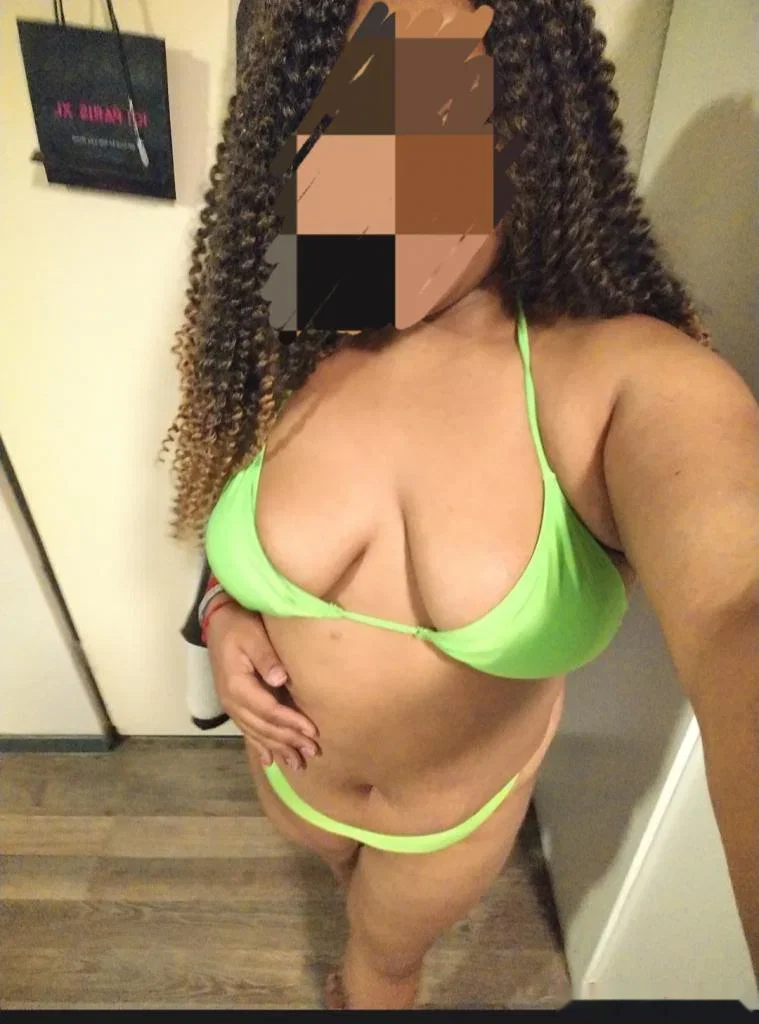 Escort mulata curvy en Badajoz