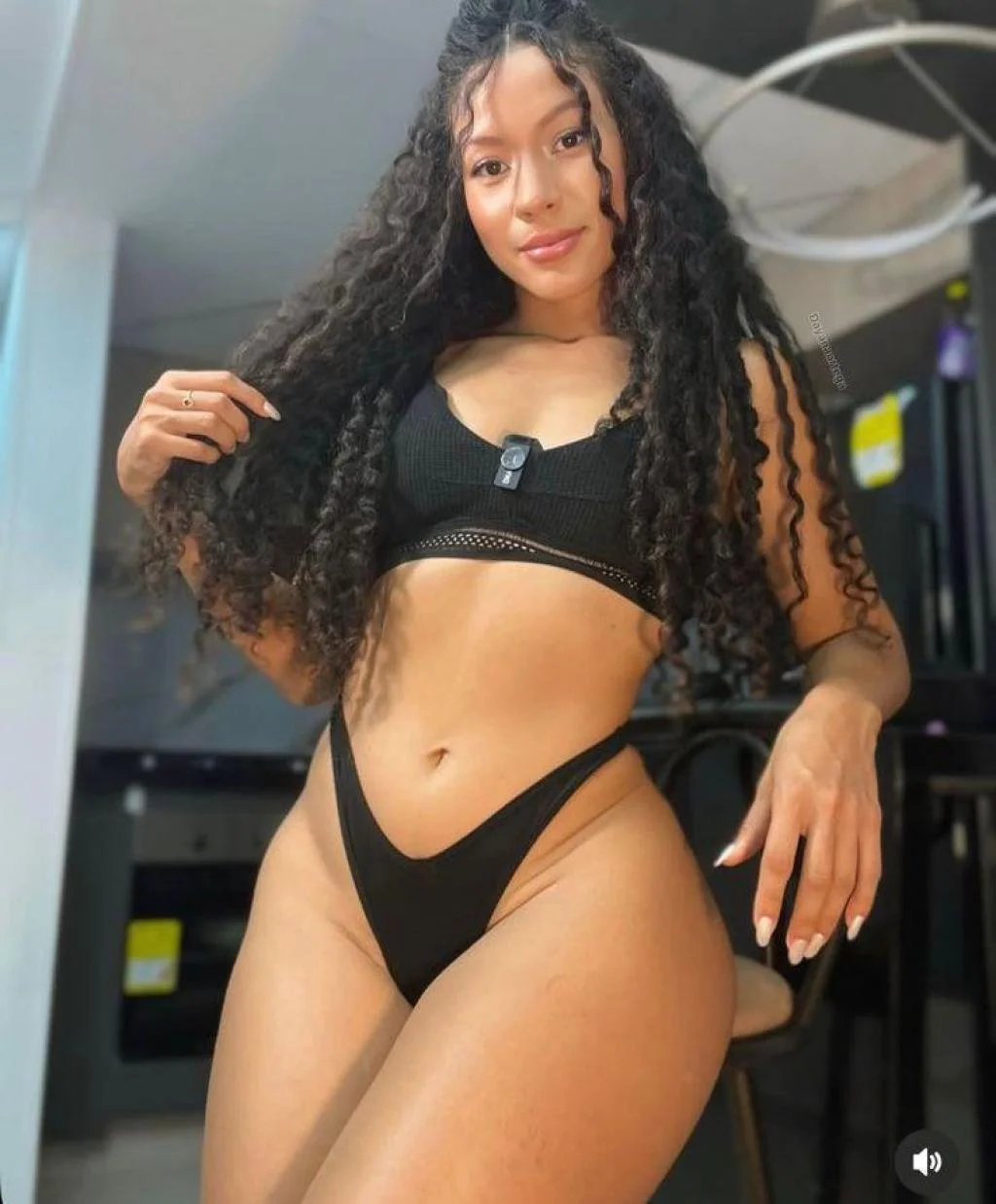 Escort latina curvy en Santander