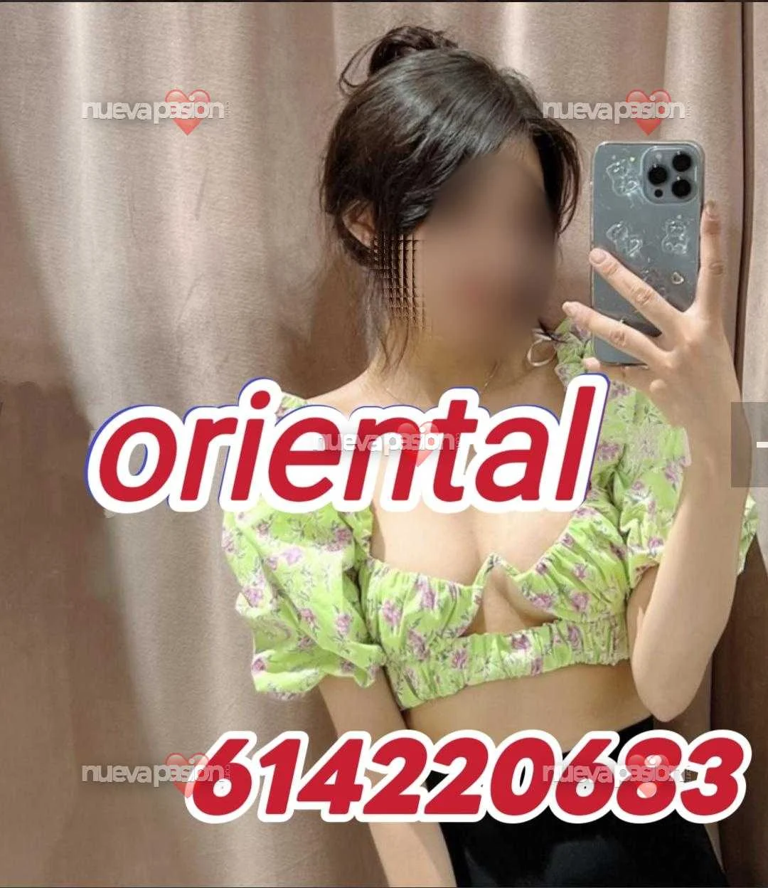 Escort asiática delgada en Oviedo