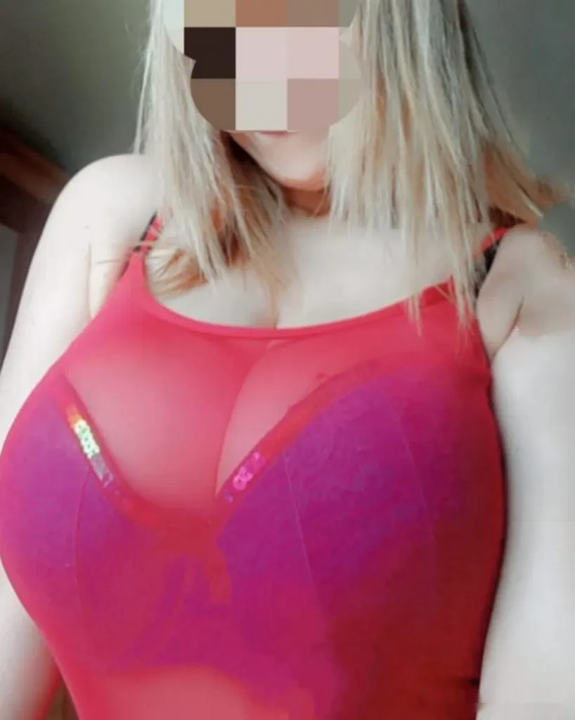 Escort blanca curvy en Madrid