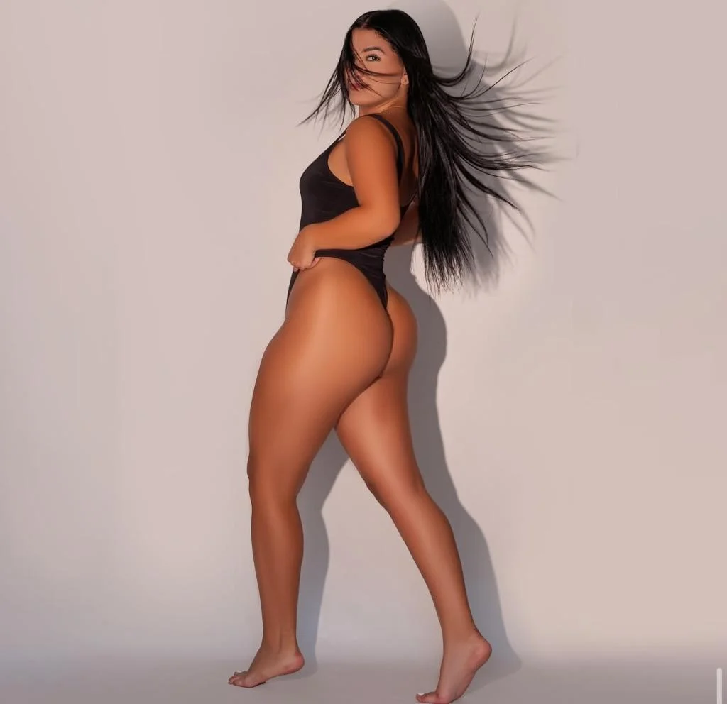 Escort latina curvy en La Coruña