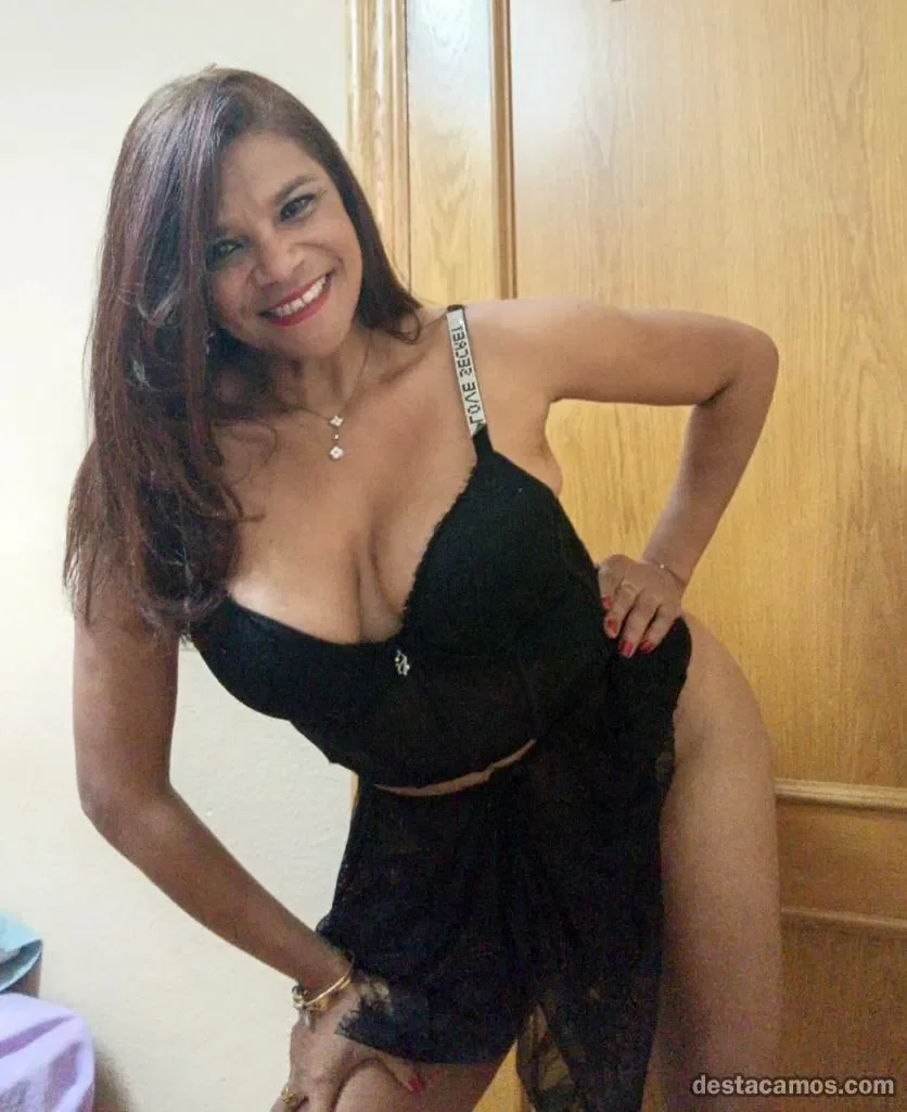 Escort latina curvy en Cantabrana