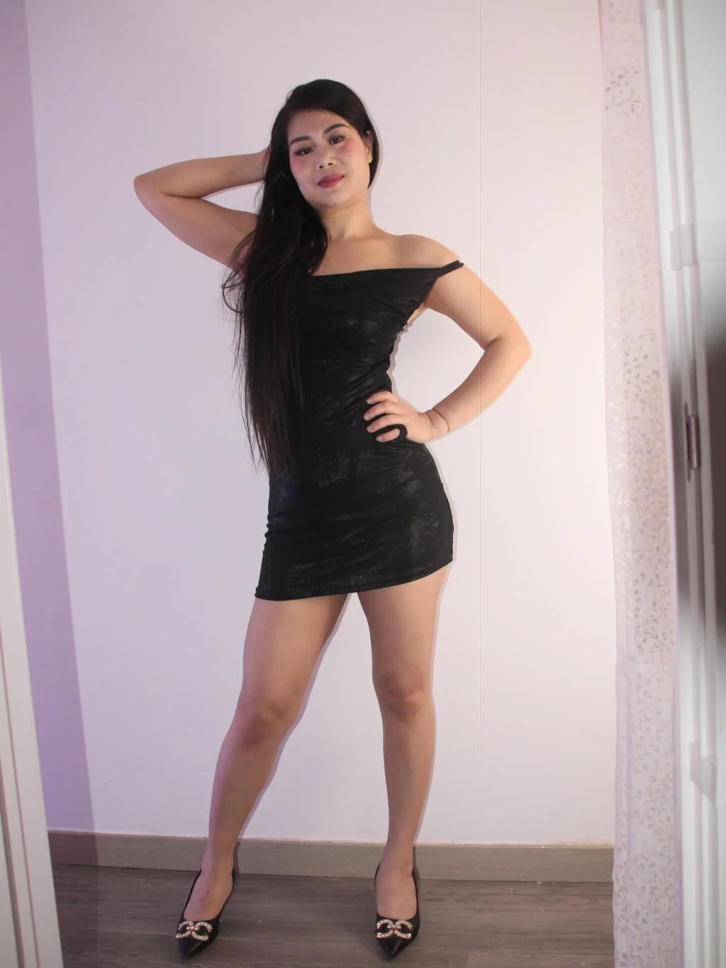 Escort asiática curvy en Madrid
