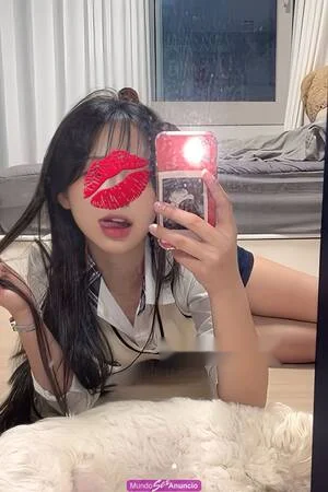 Escort asiática delgada en Sevilla