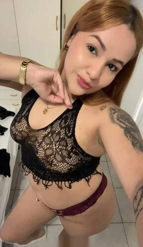 Escort blanca curvy en Benidorm