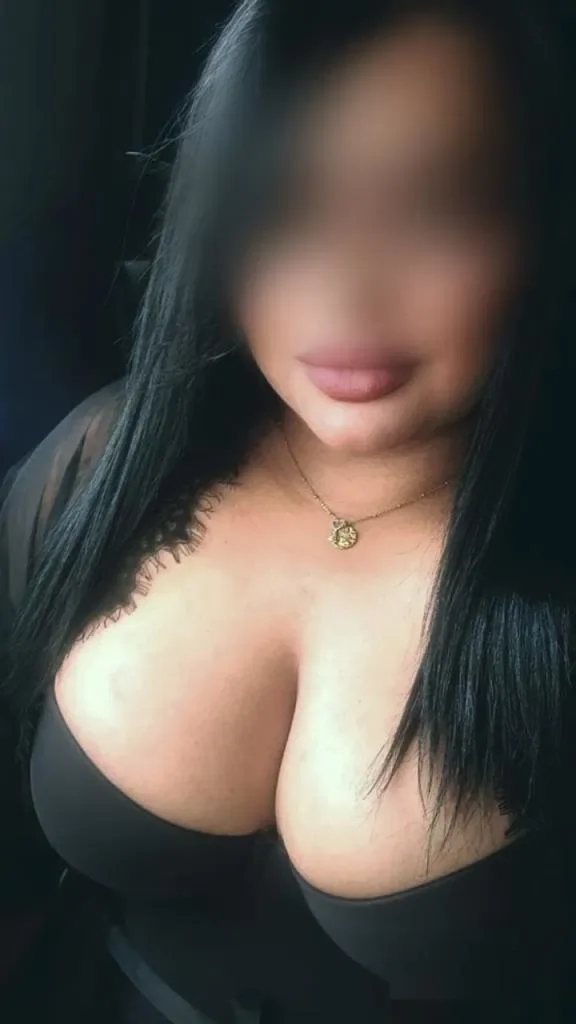 Escort latina curvy en Madrid