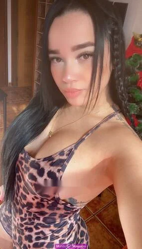 Escort latina curvy en Torremolinos
