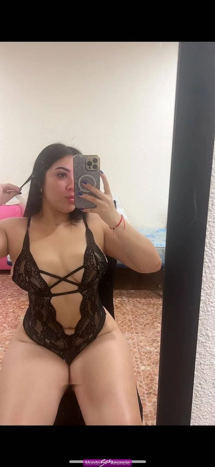 Escort latina curvy en Denia