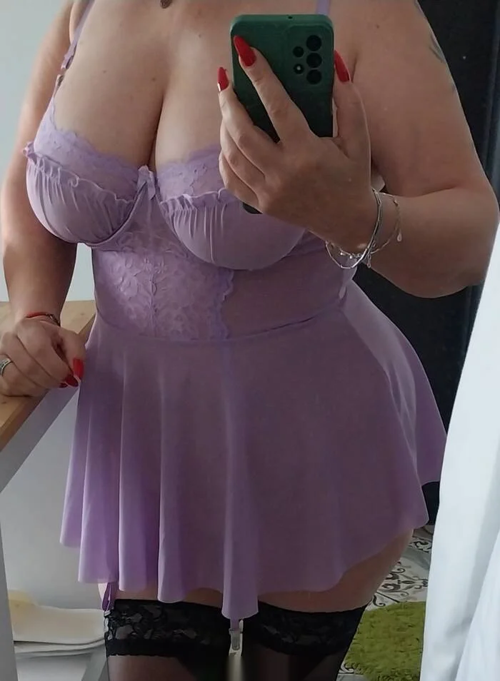 Escort blanca curvy en Madrid