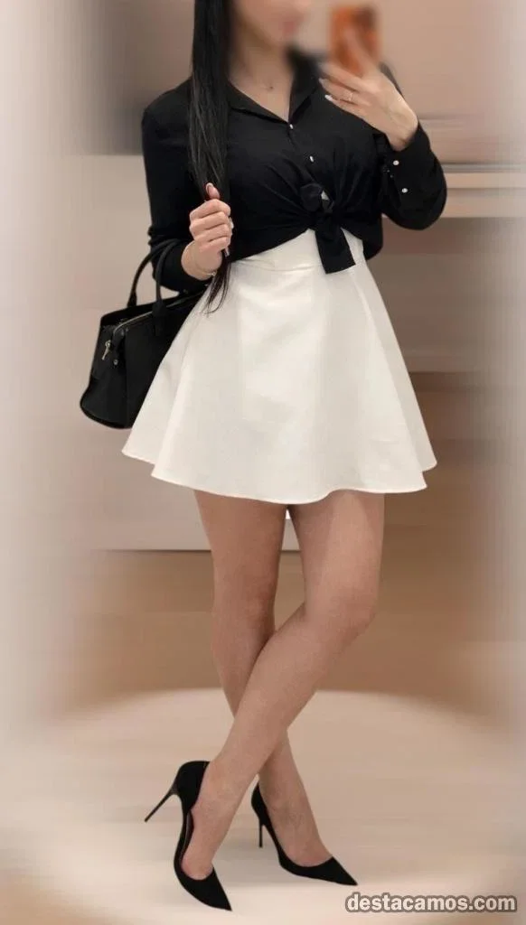 Escort latina delgada en Madrid