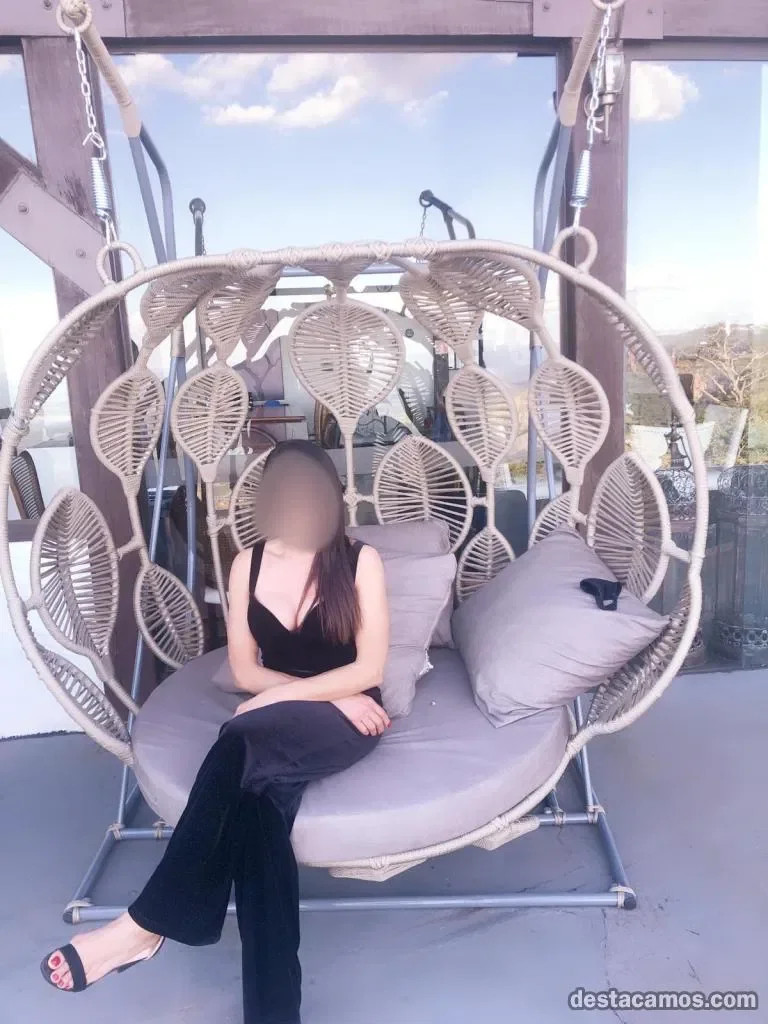 Escort latina delgada en Oviedo