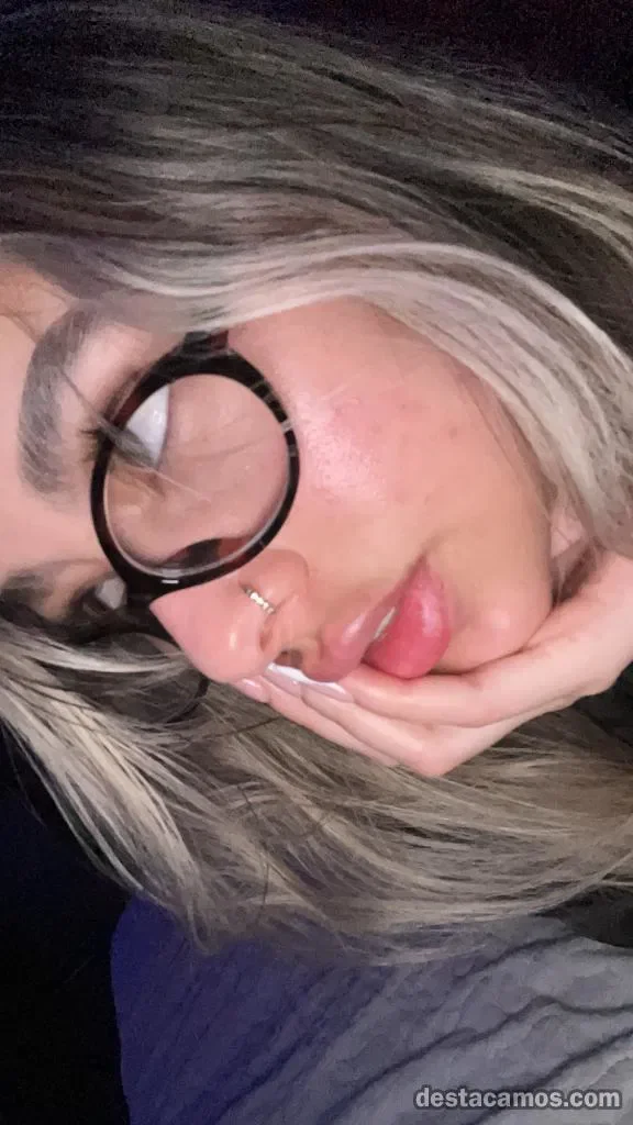 Escort latina delgada en San Sebastián