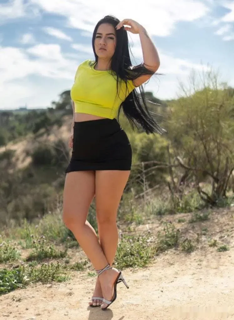 Escort latina curvy en Valencia
