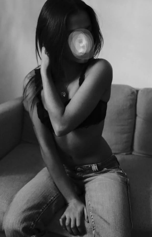 Escort latina delgada en Marbella