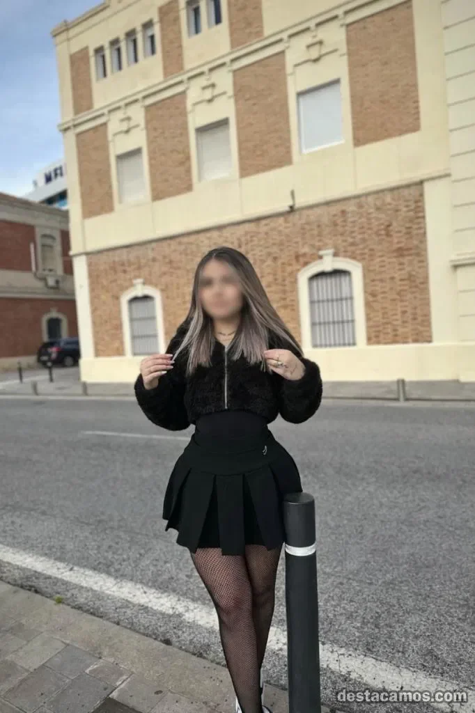 Escort latina delgada en Alicante