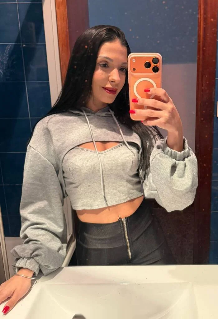 Escort latina curvy en San Sebastián