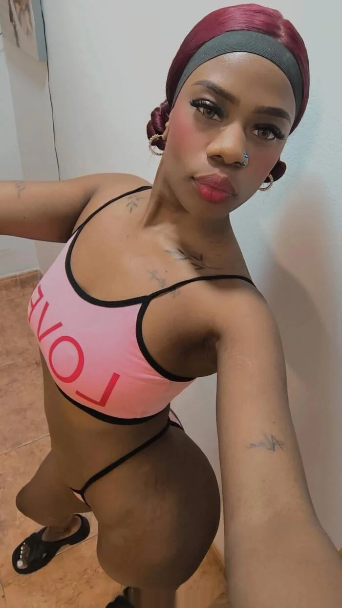 Escort mulata curvy en Navalcarnero