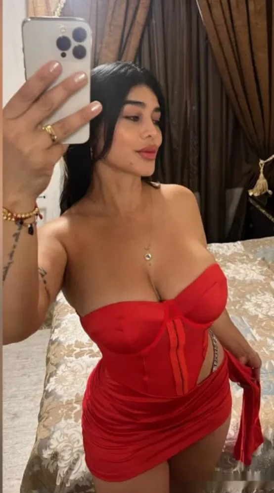 Escort latina curvy en Málaga