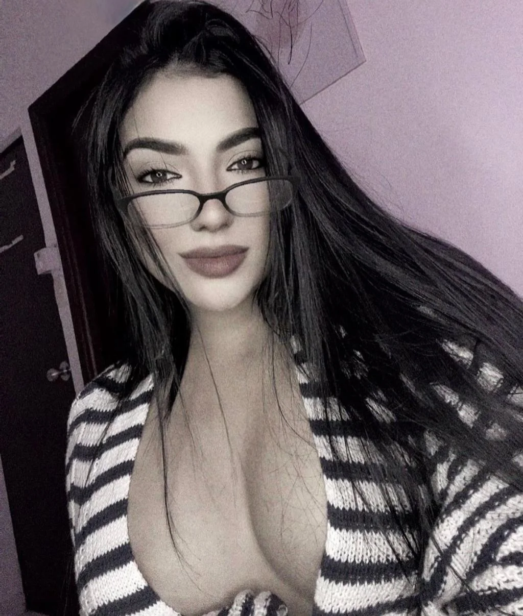 Escort latina curvy en Murcia