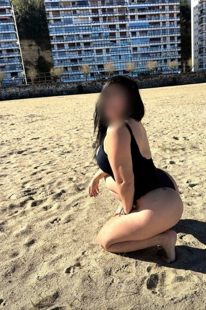 Escort latina curvy en Madrid