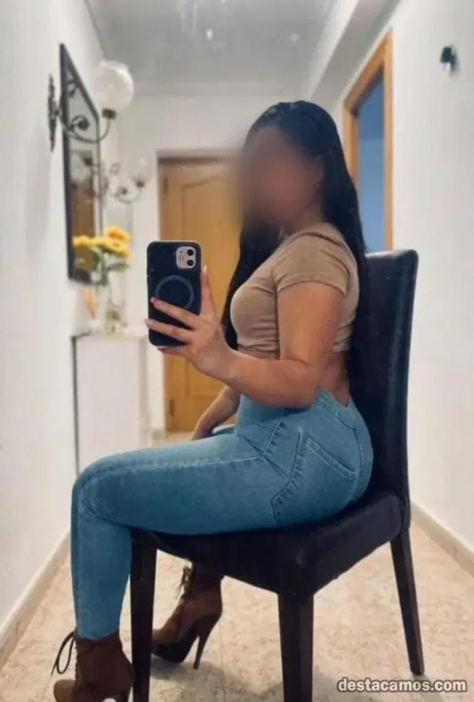 Escort latina curvy en Sevilla