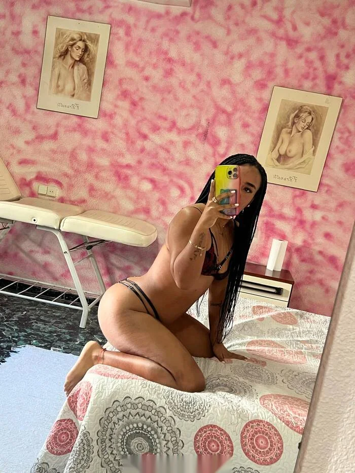 Escort latina curvy en Elda