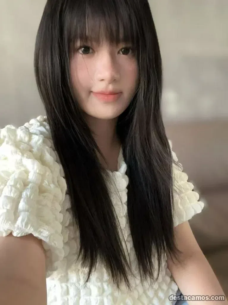 Escort asiática delgada en Barcelona