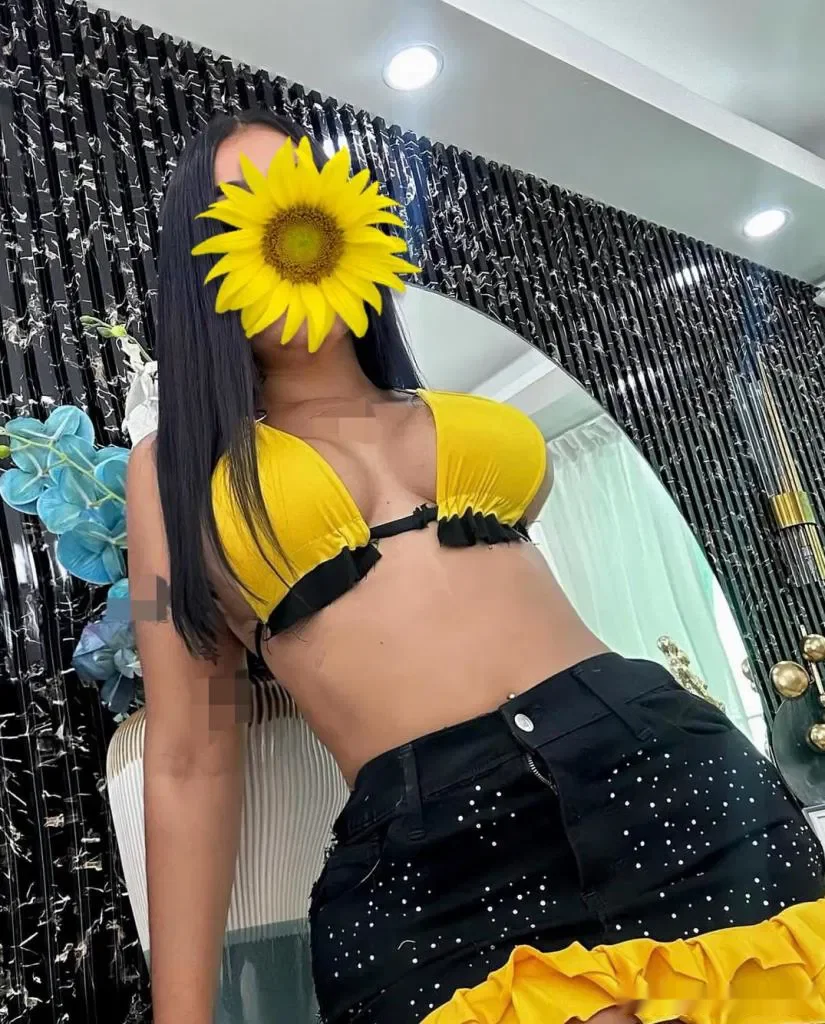 Escort latina curvy en León