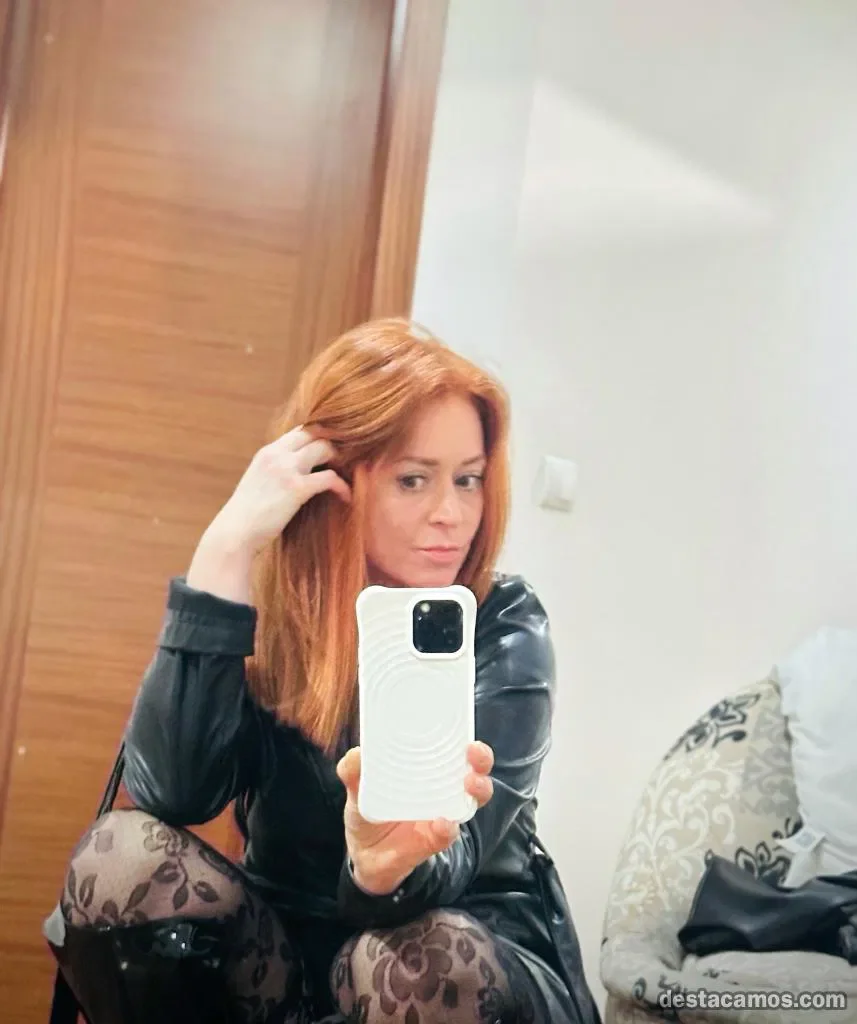 Escort blanca curvy en Cantabrana