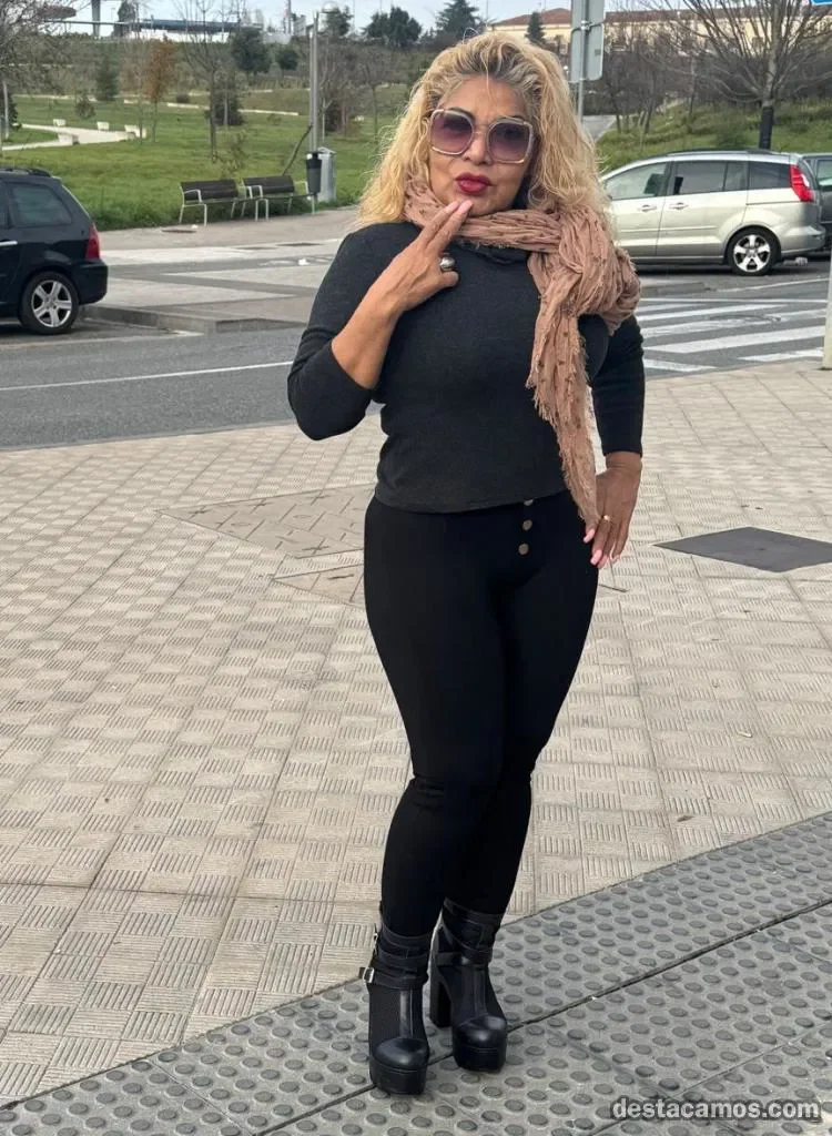 Escort latina curvy en San Sebastián