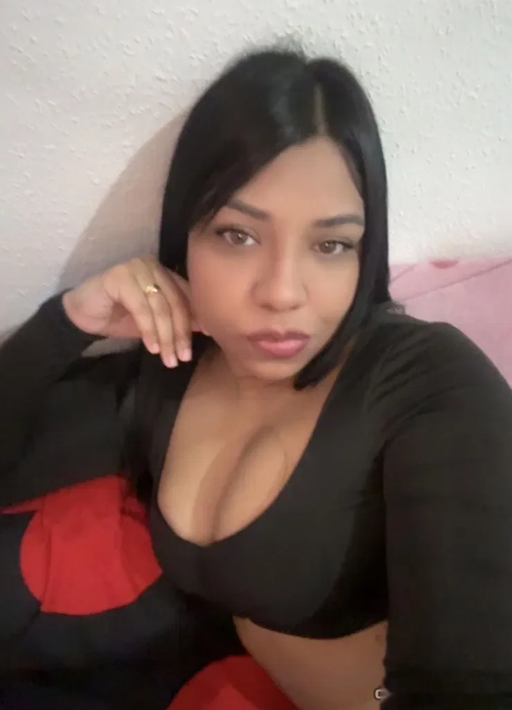 Escort latina curvy en Granada