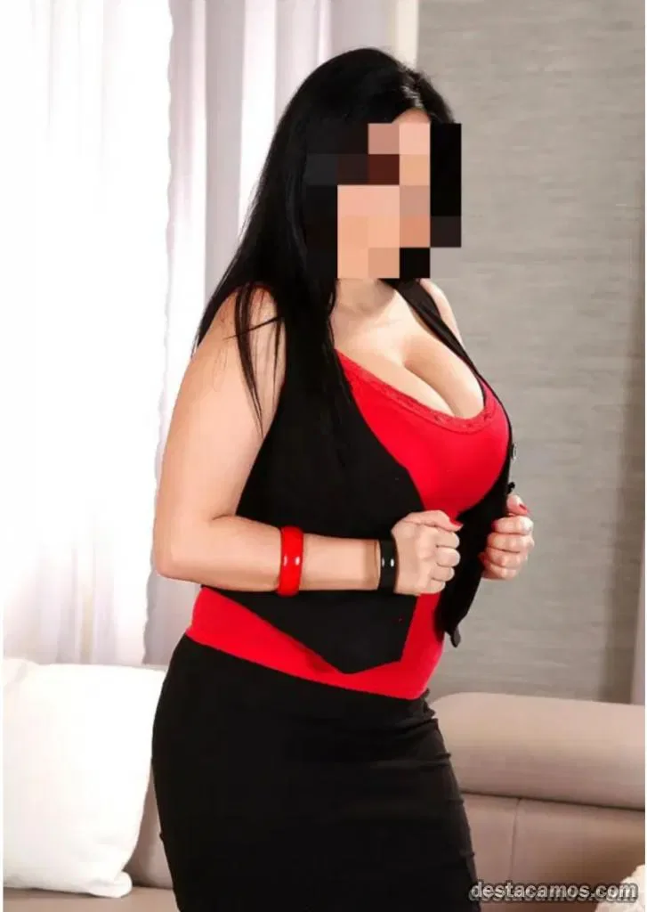 Escort latina curvy en San Sebastián