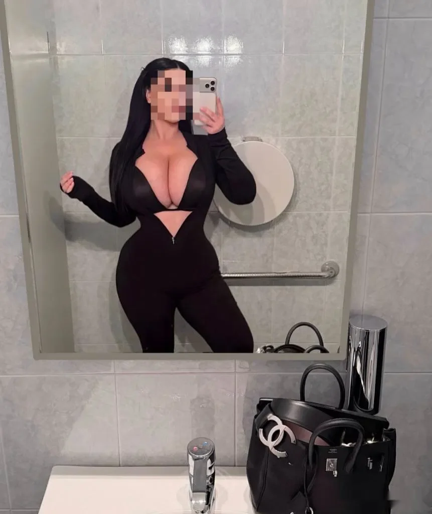 Escort latina curvy en Cuenca