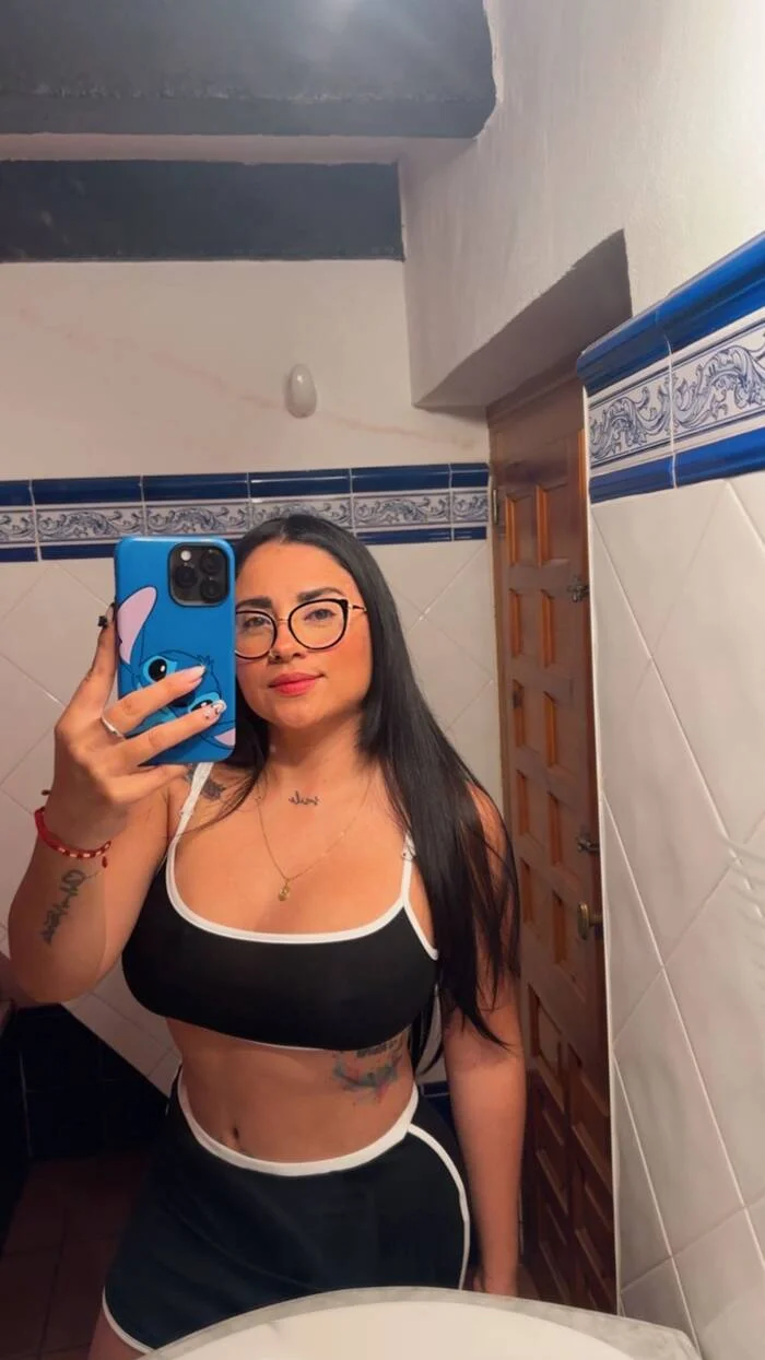 Escort latina curvy en Denia