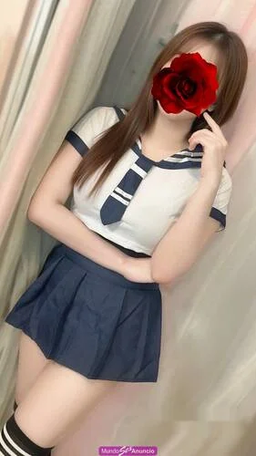 Escort asiática delgada en Huelva