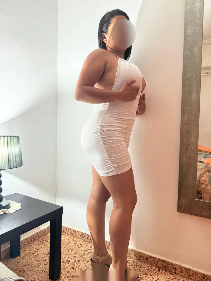 Escort latina curvy en Valencia