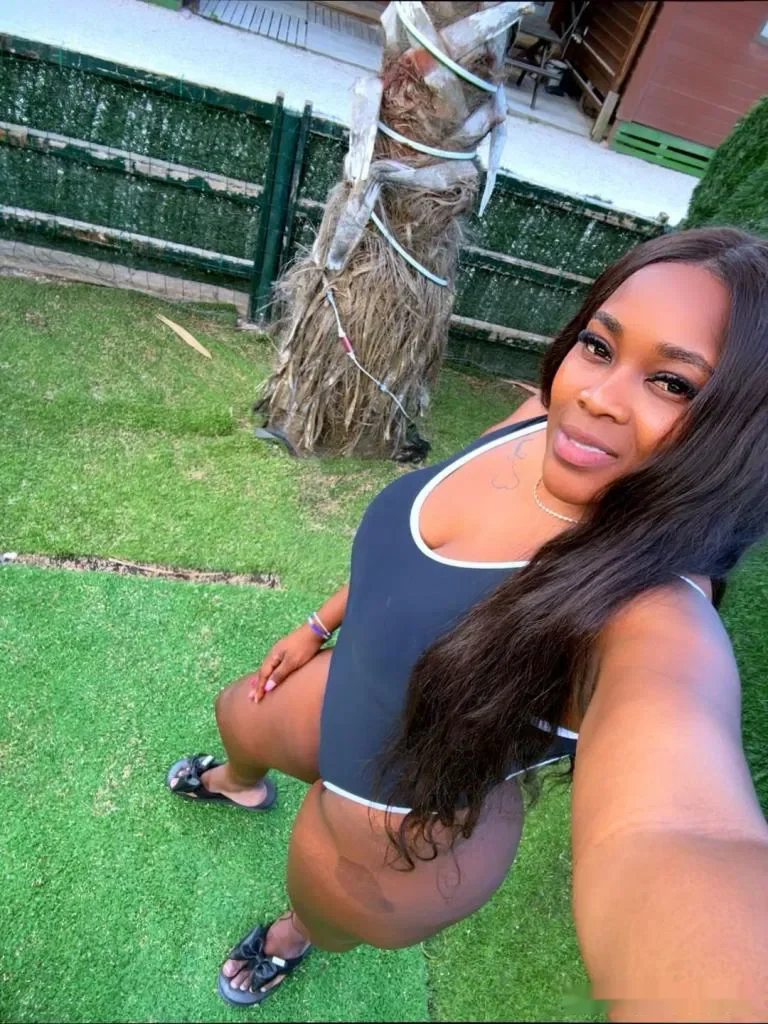 Escort mulata curvy en Sevilla