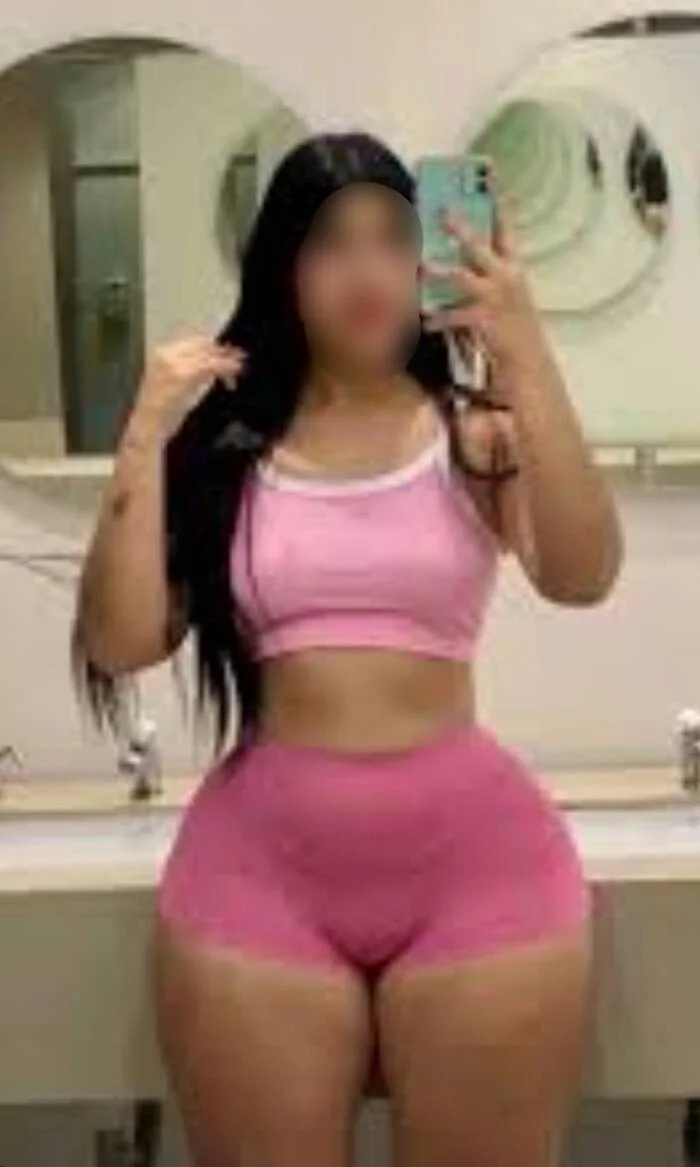 Escort latina curvy en Granada