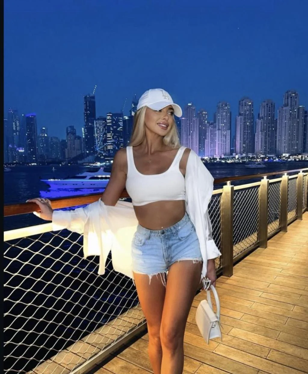 Escort blanca fitness en Santa Cruz de Tenerife