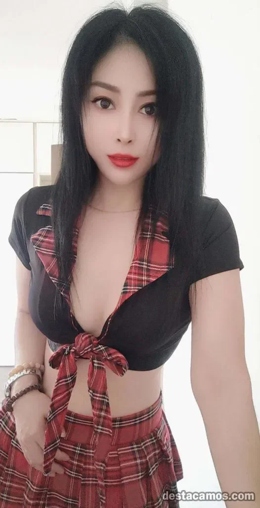 Escort asiática curvy en La Coruña
