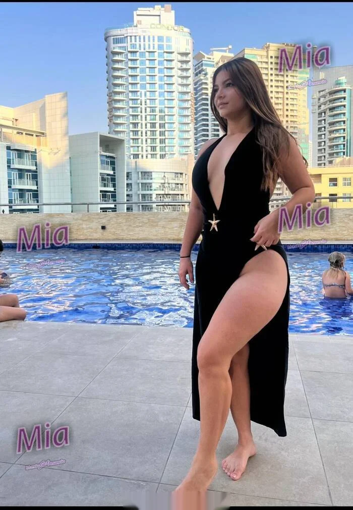 Escort latina curvy en Vélez-Málaga