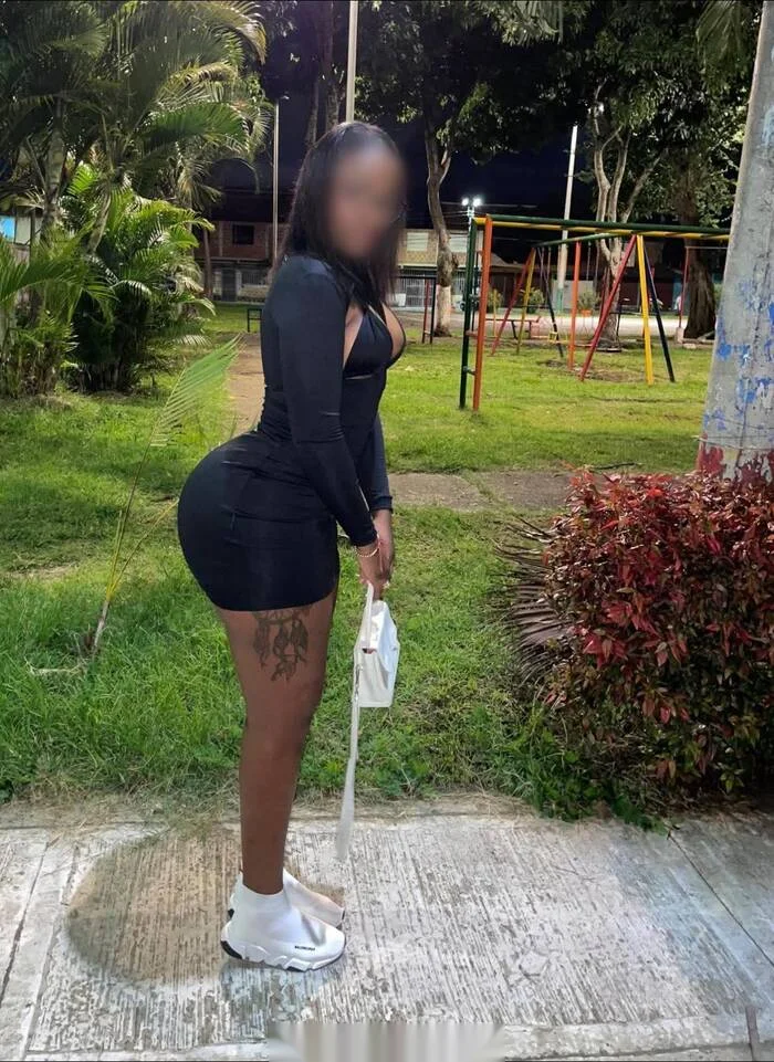 Escort mulata curvy en San Bartolomé de Tirajana