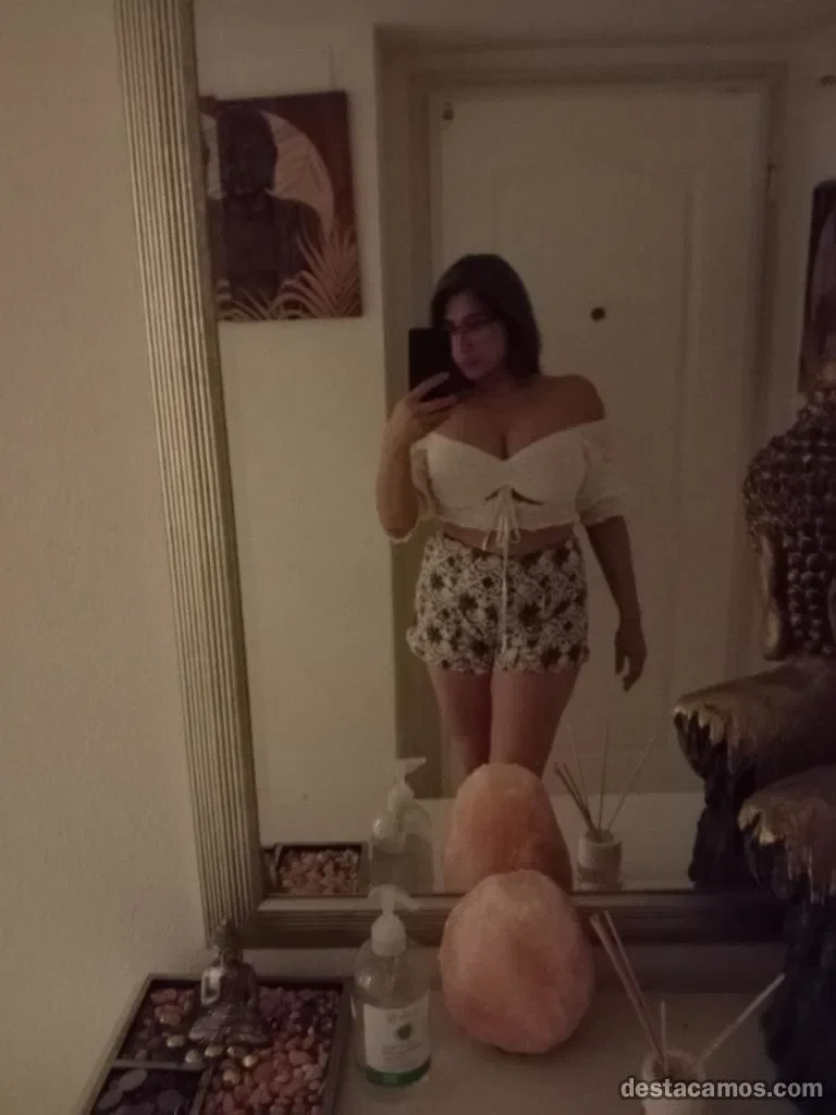 Escort latina curvy en Valencia